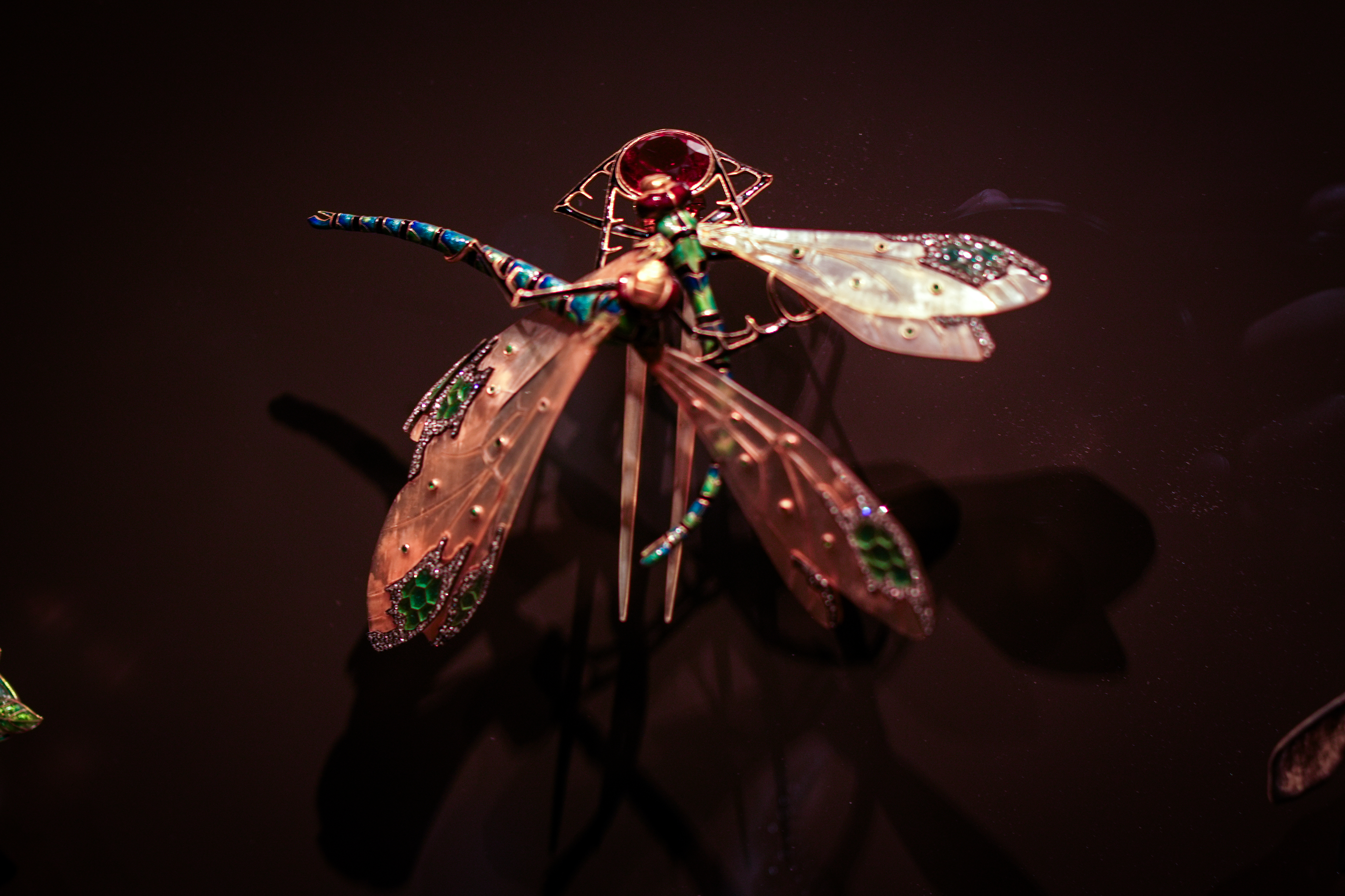 Second brooch product photograph